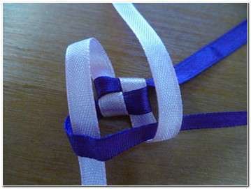 DIY-Pretty-Braided-Ribbon-Keychain-10.jpg