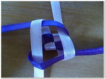 DIY-Pretty-Braided-Ribbon-Keychain-11.jpg