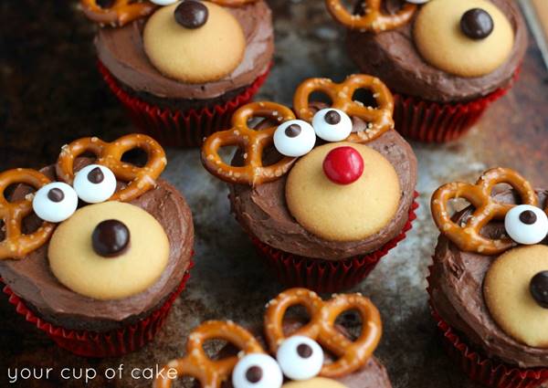 Creative Ideas - DIY Adorable Reindeer Cupcakes
