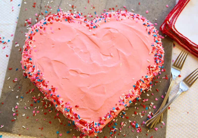 Creative Ideas – DIY Heart-Shaped Cake without a Heart-Shaped Pan