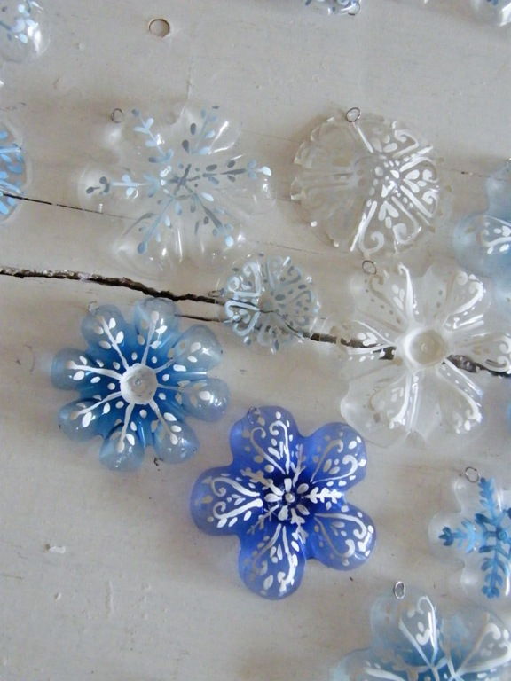 Creative Ideas - DIY Plastic Bottle Christmas Tree 9