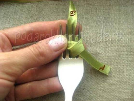 Creative Ideas - DIY Satin Ribbon Bow with a Fork 3
