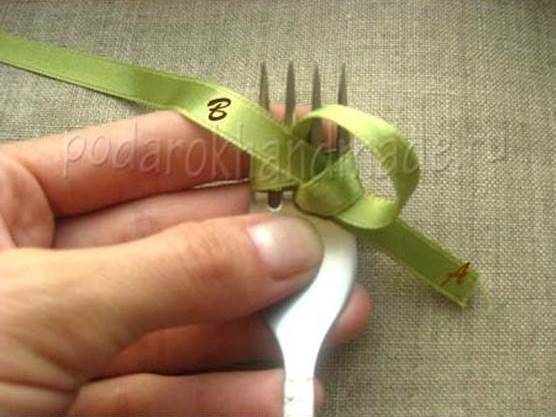 Creative Ideas - DIY Satin Ribbon Bow with a Fork 5