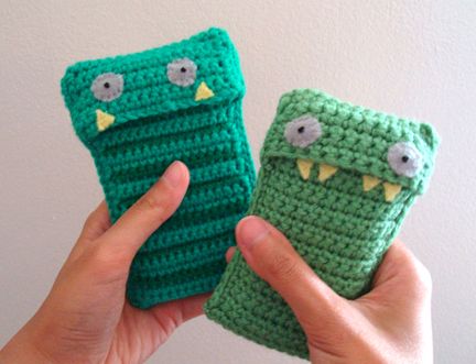 30 Stylish DIY Crochet Phone Cases --> Crochet Monster Phone Cozy