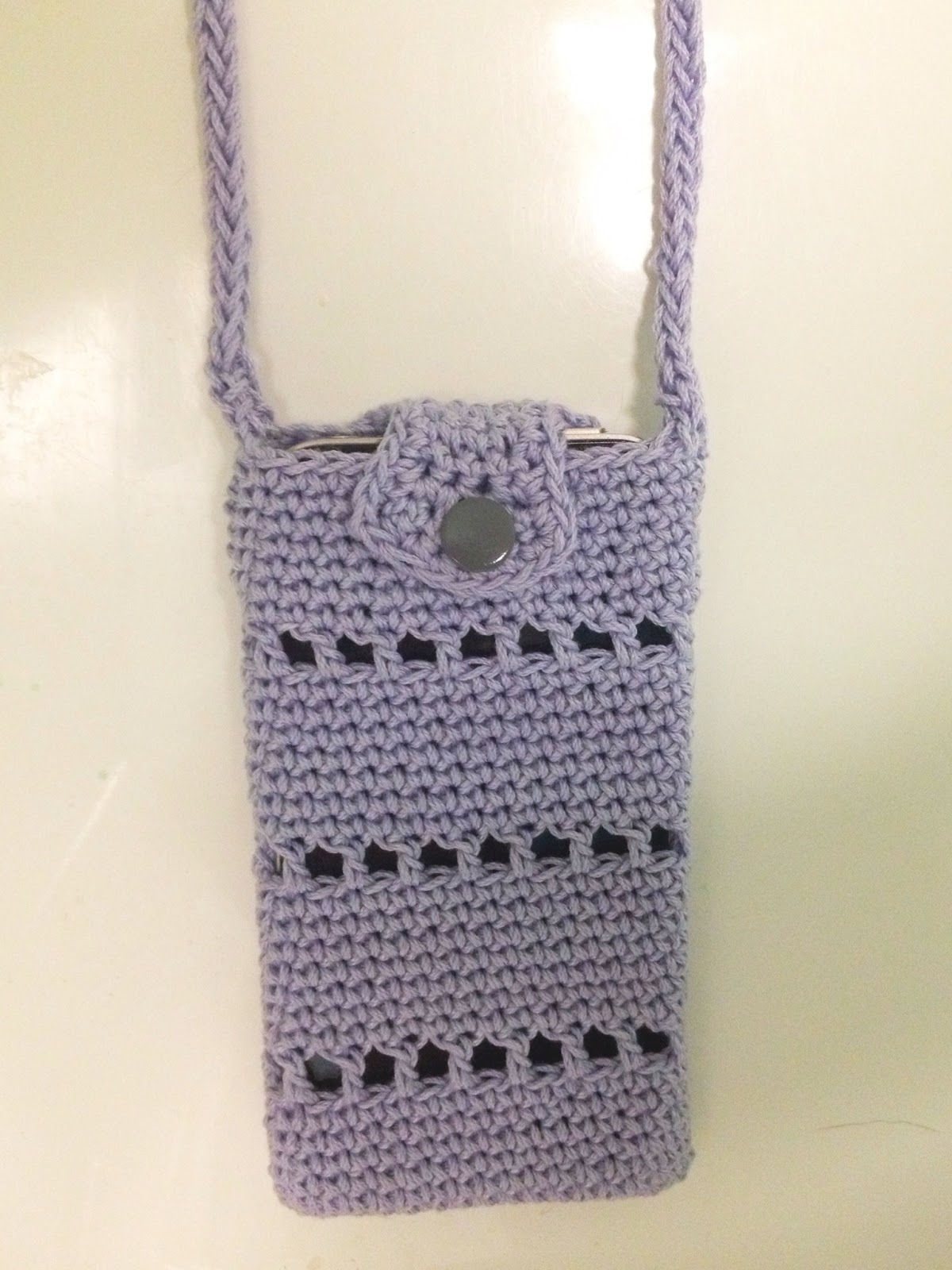 30 Stylish DIY Crochet Phone Cases --> Crochet iPhone Pouch