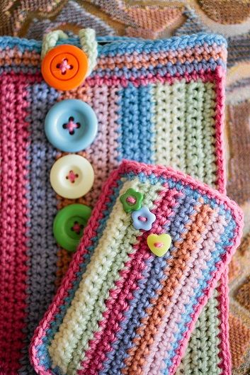 30 Stylish DIY Crochet Phone Cases --> Colorful Crochet Phone Case