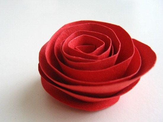 Creative Ideas - DIY Heart Shaped Paper Rose Valentine Wreath 4