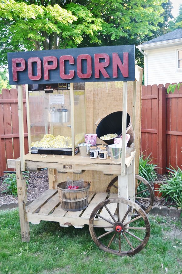 30+ Creative Pallet Furniture DIY Ideas and Projects --> DIY Pallet Popcorn Stand