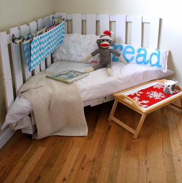 30+ Creative Pallet Furniture DIY Ideas and Projects --> How to Make a Pallet Reading Nook for Kids