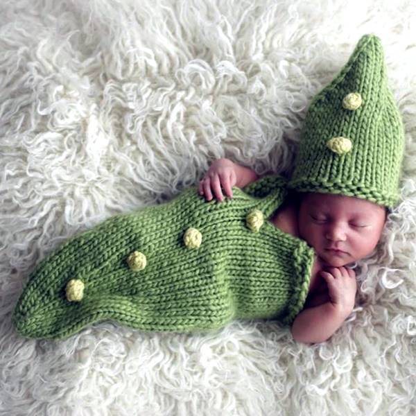 35+ Adorable Crochet and Knitted Baby Cocoon Patterns --> Pea Pod Cocoon and Hat