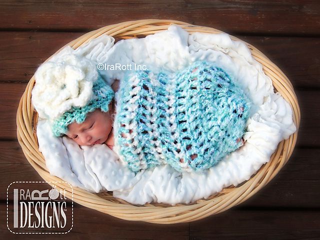 35+ Adorable Crochet and Knitted Baby Cocoon Patterns --> Fleece Cloud Crochet Baby Cocoon and Beanie Set