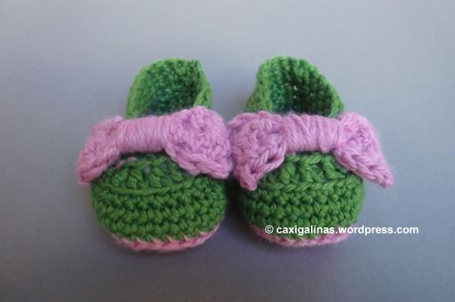 40+ Adorable and FREE Crochet Baby Booties Patterns --> Crochet Bow Booties