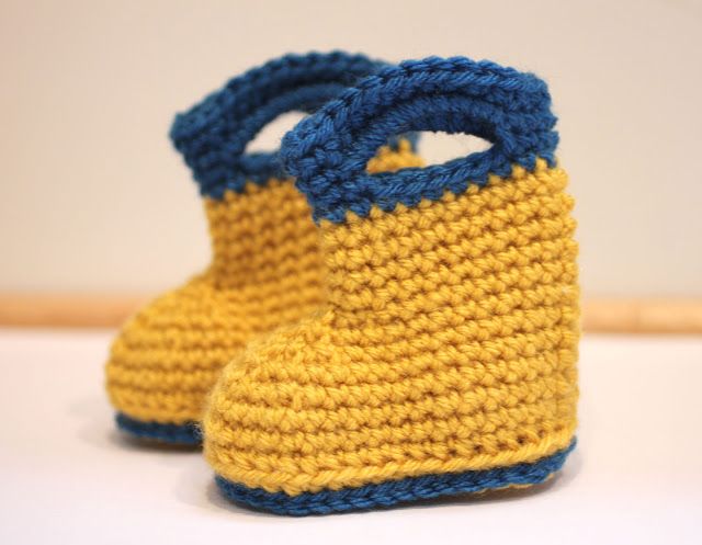 40+ Adorable and FREE Crochet Baby Booties Patterns --> Crochet Rain Boots
