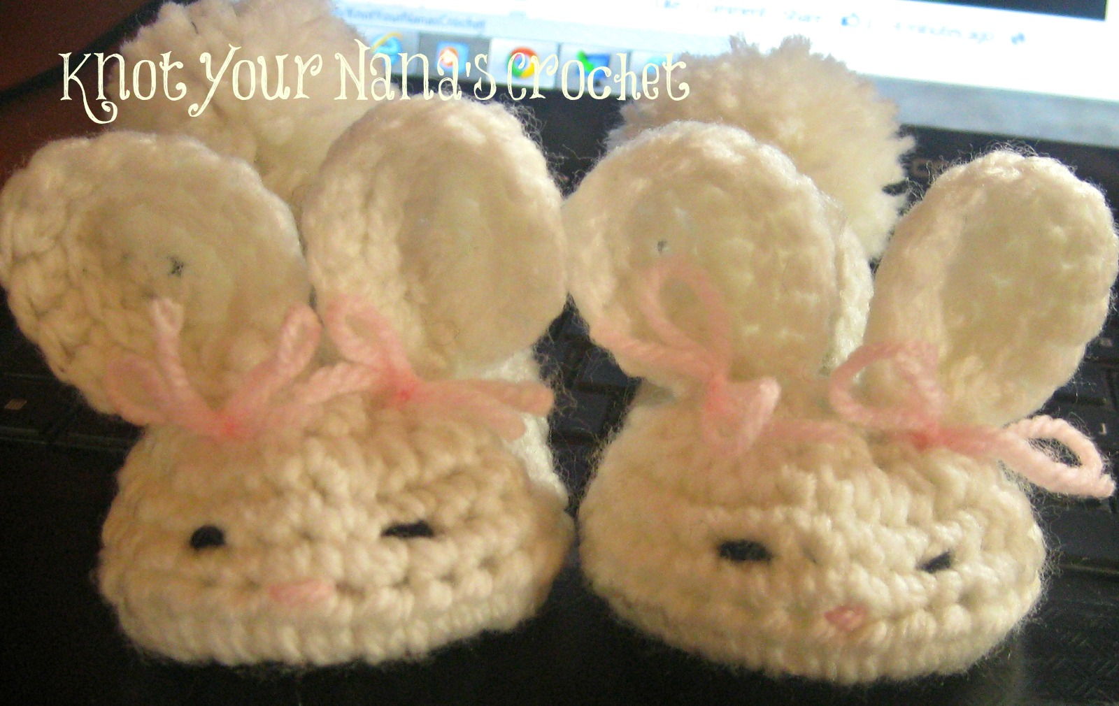 40+ Adorable and FREE Crochet Baby Booties Patterns --> Crochet Bunny Slippers