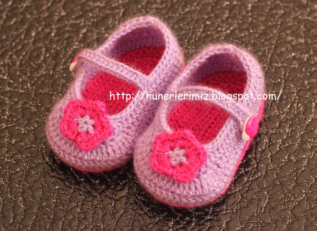 40+ Adorable and FREE Crochet Baby Booties Patterns --> Crocheted Baby Booties