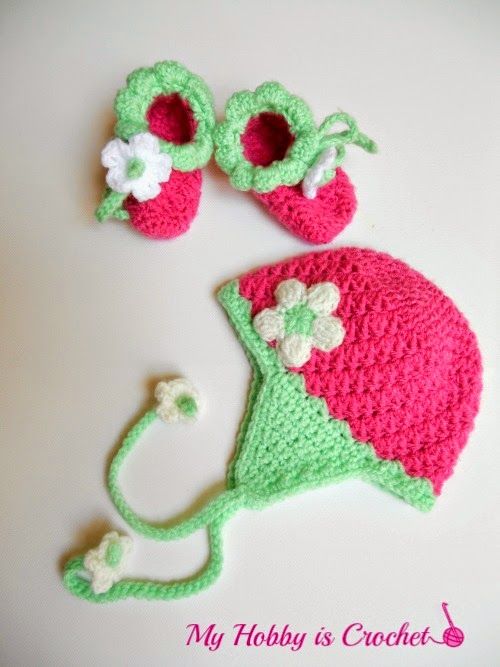 40+ Adorable and FREE Crochet Baby Booties Patterns --> Blooming Strawberry Crochet Baby Booties