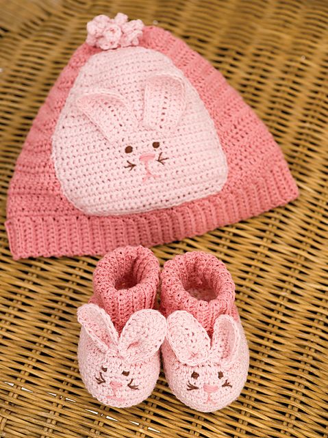 40+ Adorable and FREE Crochet Baby Booties Patterns --> Crochet Bunny Booties