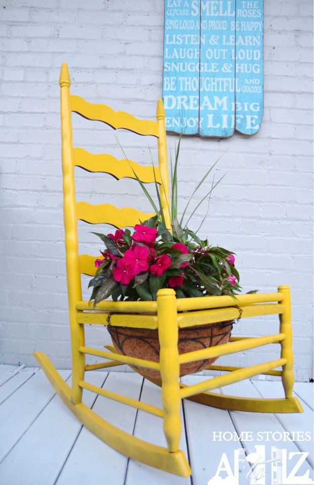 40+ Creative DIY Garden Containers and Planters from Recycled Materials --> Old Chair Garden Pots