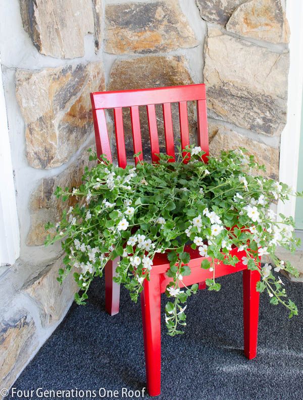 40+ Creative DIY Garden Containers and Planters from Recycled Materials --> Old Chair Garden Pots