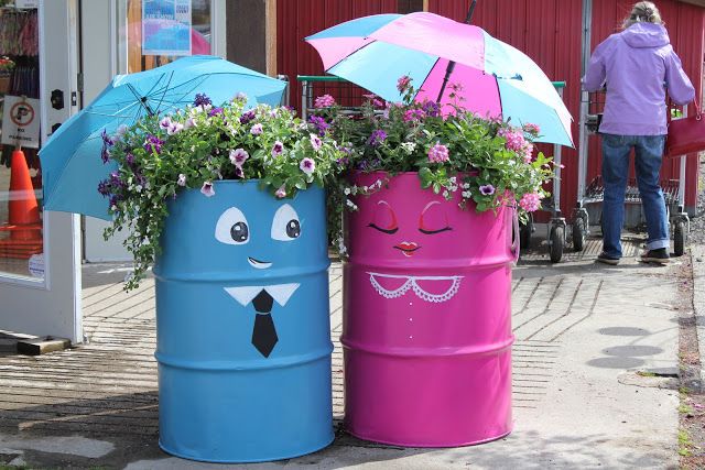40+ Creative DIY Garden Containers and Planters from Recycled Materials --> DIY Kerosene Drum Planters