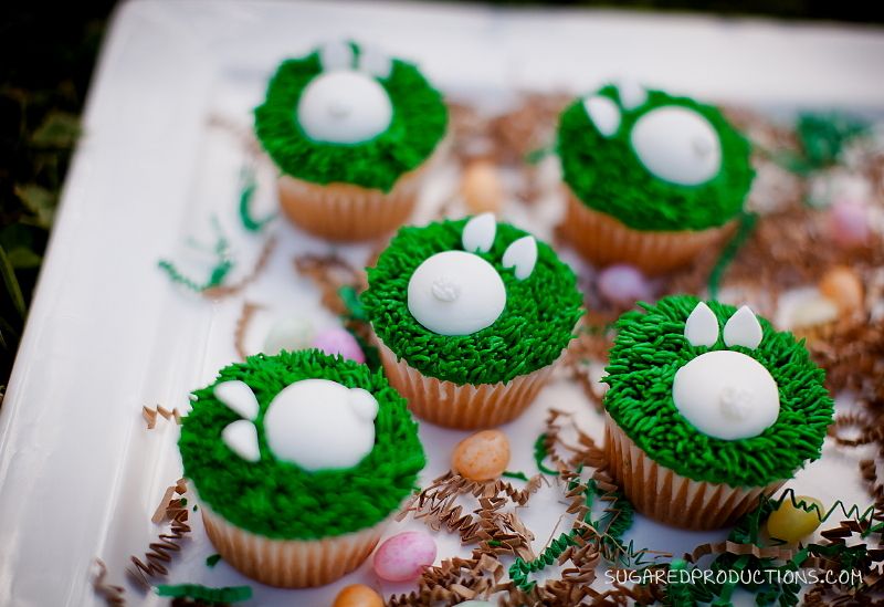 20+ Creative DIY Easter Bunny Cake Recipes --> DIY Bunny Butt Cupcakes