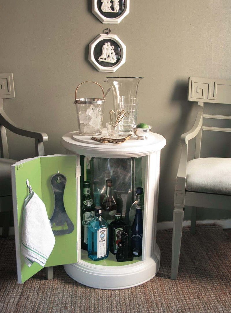 30+ Creative DIY Wine Bars for Your Home and Garden --> DIY Modern Minibar from Column Side Table