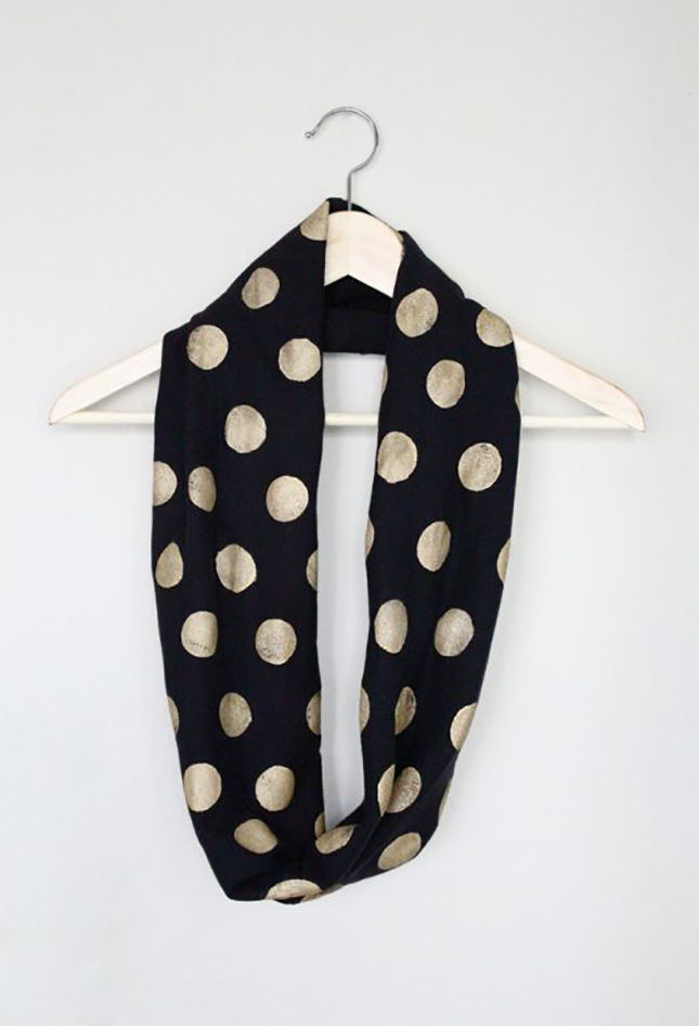 40+ Creative Ideas to Repurpose and Reuse Your Old T-shirts --> DIY No-sew Polka Dot Infinity Scarf