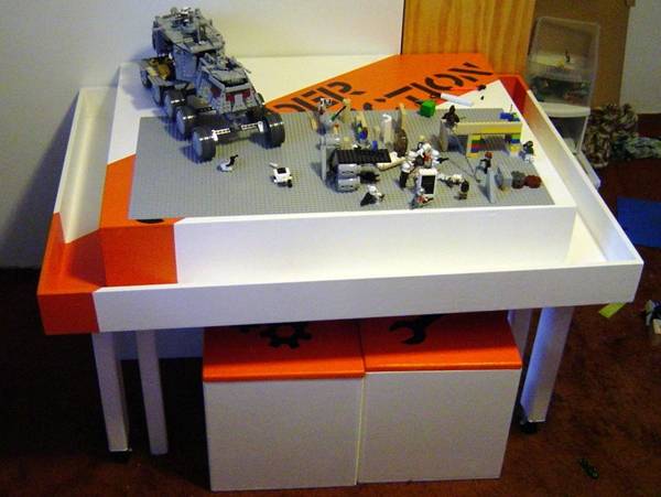 DIY Easy Lego Table for Kids --> Lego Construction Table