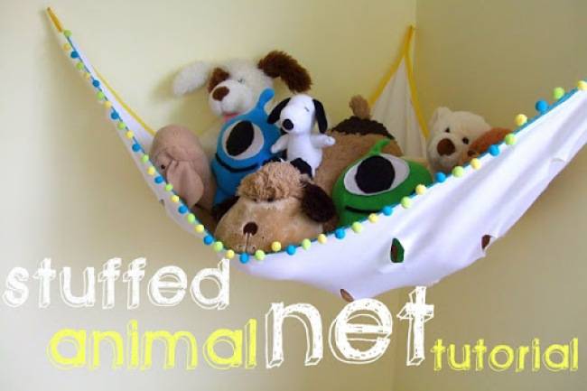 20+ Creative DIY Ways to Organize and Store Stuffed Animal Toys --> DIY Stuffed Animal Net