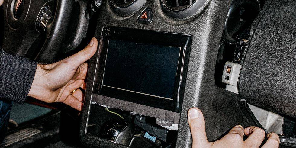 25+ Easy and Useful Car Hacks Every Driver Should Know --> DIY Touchscreen Music Player for Your Car