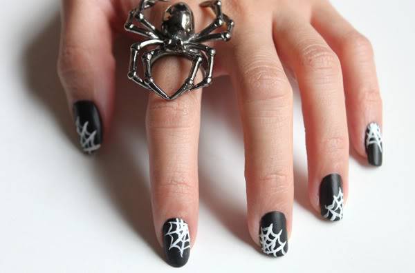 40+ Spooky and Creative DIY Halloween Nail Art Ideas --> Spiderweb Nails