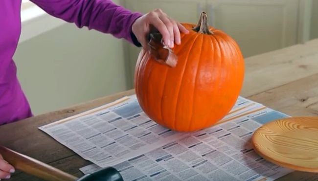 Creative Ideas - DIY Easy Pumpkin Carving Using Cookie Cutters
