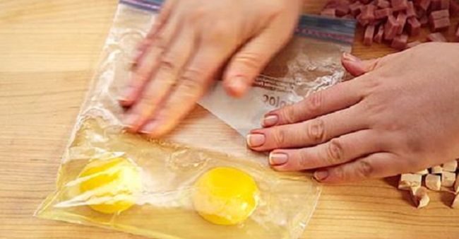 Creative Ideas - DIY Omelette in a Plastic Bag
