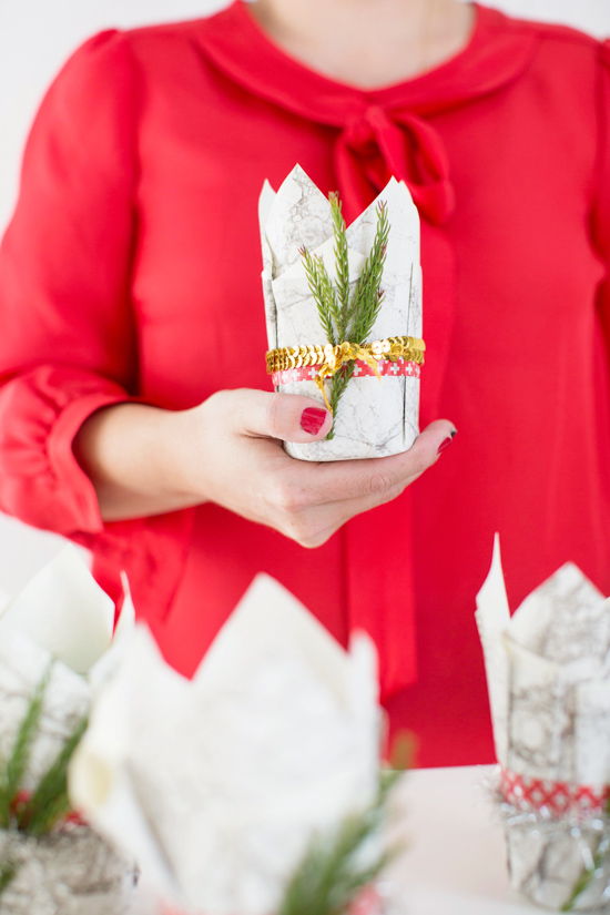 40+ Creative DIY Holiday Candles Projects --> DIY Party Favor Candles