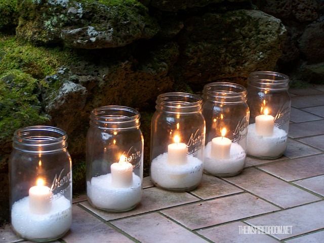 40+ Creative DIY Holiday Candles Projects --> DIY Epsom Salt Glitter Snow Mason Jar Candles
