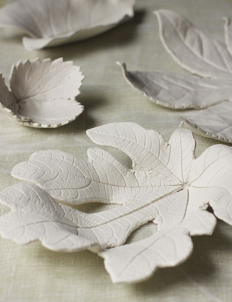 40+ Creative DIY Craft Projects with Fall Leaves --> Clay Leaf Bowls