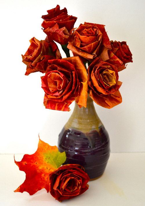 40+ Creative DIY Craft Projects with Fall Leaves --> DIY Autumn Leaf Bouquet