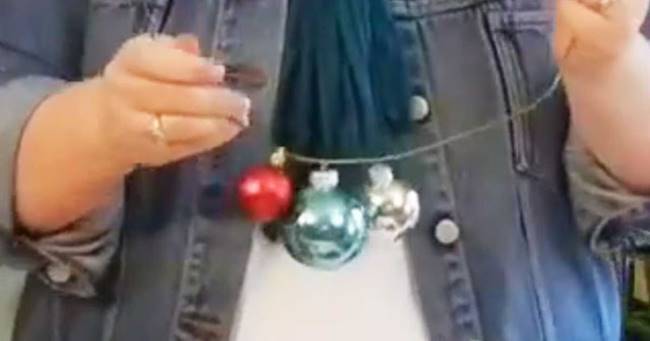 Creative Ideas - DIY Easy Christmas Ornament Wreath