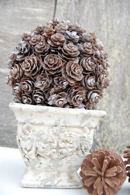 40+ Creative Pinecone Crafts for Your Holiday Decorations --> Pinecone Topiray