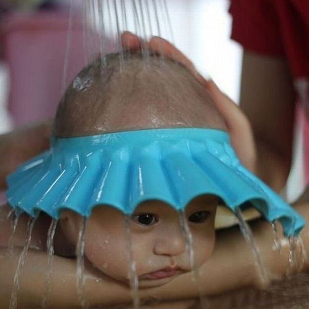 30+ Brilliant Mom Hacks That Will Make Your Life Easier --> Use a specially designed shower cap to keep the water and soap out of the eyes and face.