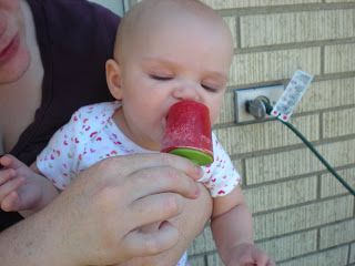 30+ Brilliant Mom Hacks That Will Make Your Life Easier --> Make almost unmeltable popsicles with Jell-O and juice to avoid cleaning up the mess.