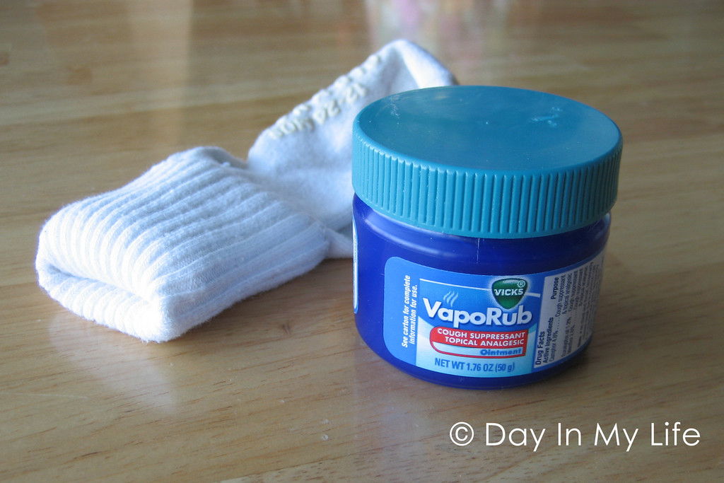 30+ Brilliant Mom Hacks That Will Make Your Life Easier --> Use Vicks VapoRub to help relieve nighttime coughing.