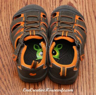 30+ Brilliant Mom Hacks That Will Make Your Life Easier --> Put a sticker that is cut in half in your toddler's shoes to help them wear their shoes on the correct feet.