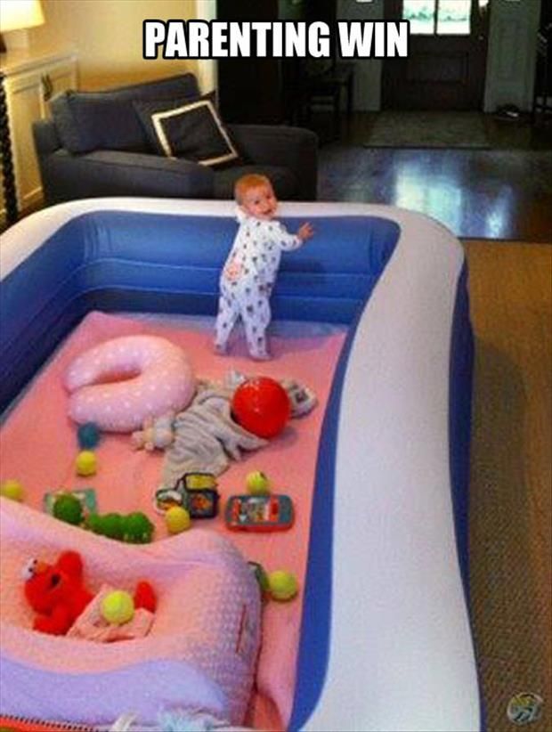 30+ Brilliant Mom Hacks That Will Make Your Life Easier --> Use an inflatable pool as a safe play area for your toddler.