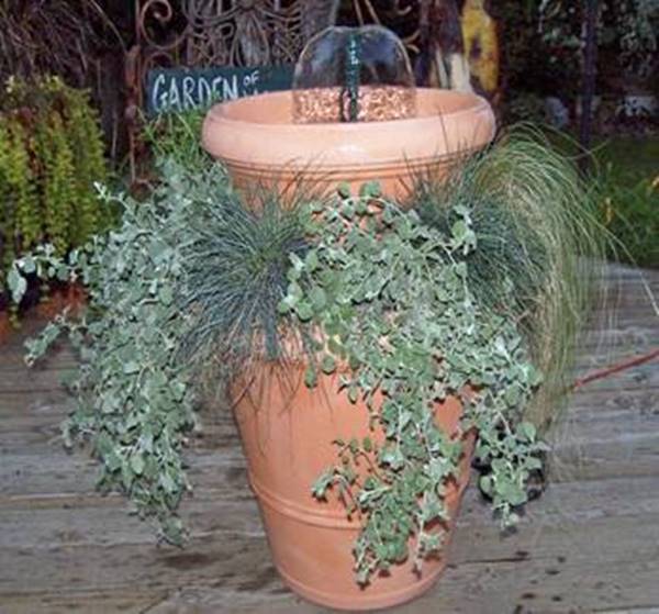 40+ Creative DIY Water Features For Your Garden --> Convert Two Pots into a Garden Water Feature with Two Ups-A-Daisy Planter Inserts