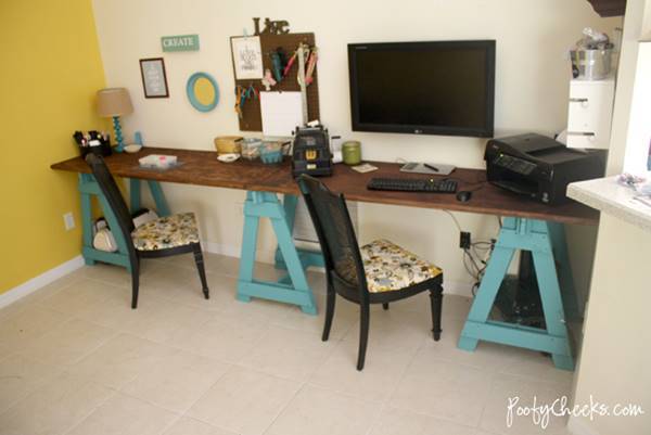 25+ Creative DIY Projects to Make a Craft Table --> Sawhorse Craft Desk