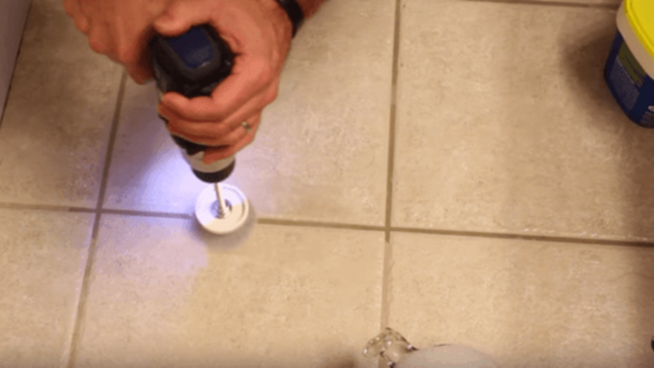 https://icreativeideas.com/wp-content/uploads/2017/02/Cleaning-Hack-Awesome-DIY-Trick-to-Clean-Grout-in-Your-Kitchen-and-Bathroom-1280x720.png