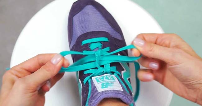 Creative Ideas - How To Tie A Shoelace In Just 2 Seconds