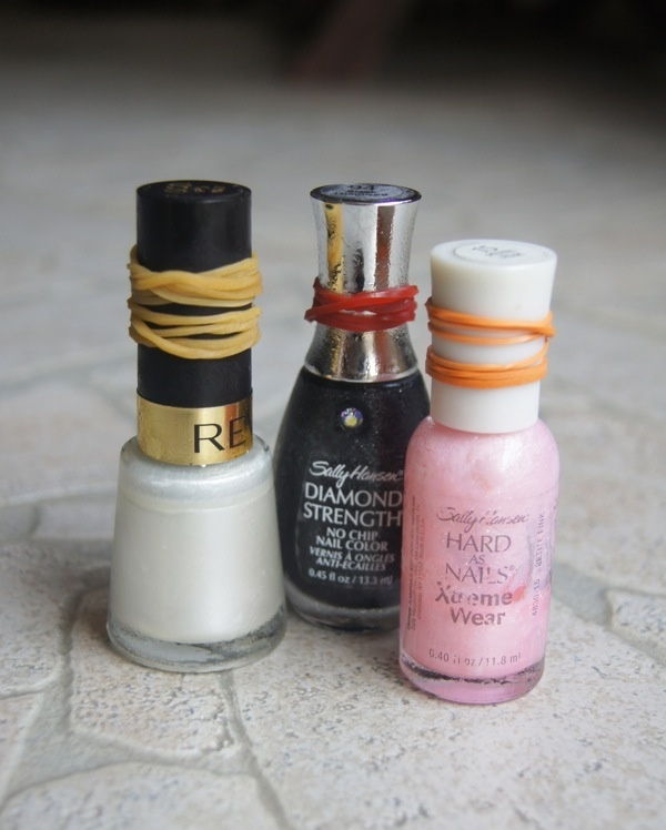 Use rubber bands to get more grip and easily open stuck nail polish bottles