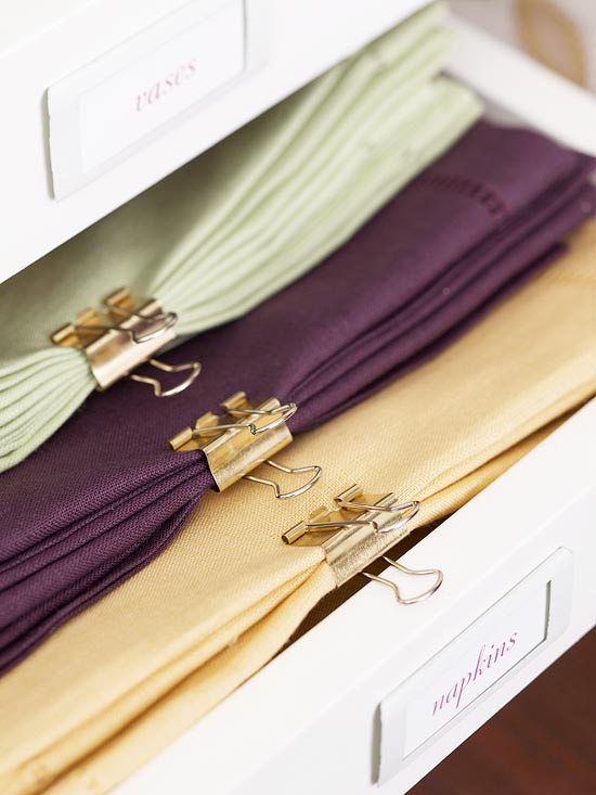 Use binder clips to organize and hold matching napkins together